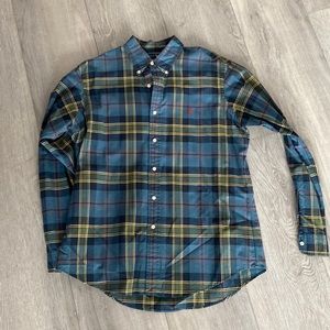 Mens L slim fit Ralph Lauren polo button down shirt, only wore a few times